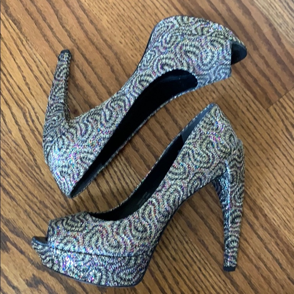 Vera Wang peep toe pumps
